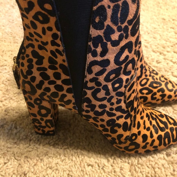 Neiman Marcus leopard boots - Picture 2 of 8